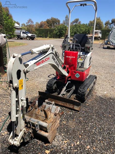 takeuchi tb210r track size